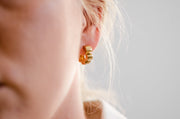 Vintage 14k Yellow Gold Chunky Scalloped Floral Huggie Hoop Earrings