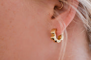 Vintage 14k Yellow Gold Chunky Scalloped Floral Huggie Hoop Earrings