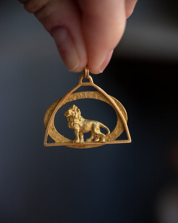 Vintage 18k Bespoke Spiritually Symbolic Alpha & Omega Lion Pendant